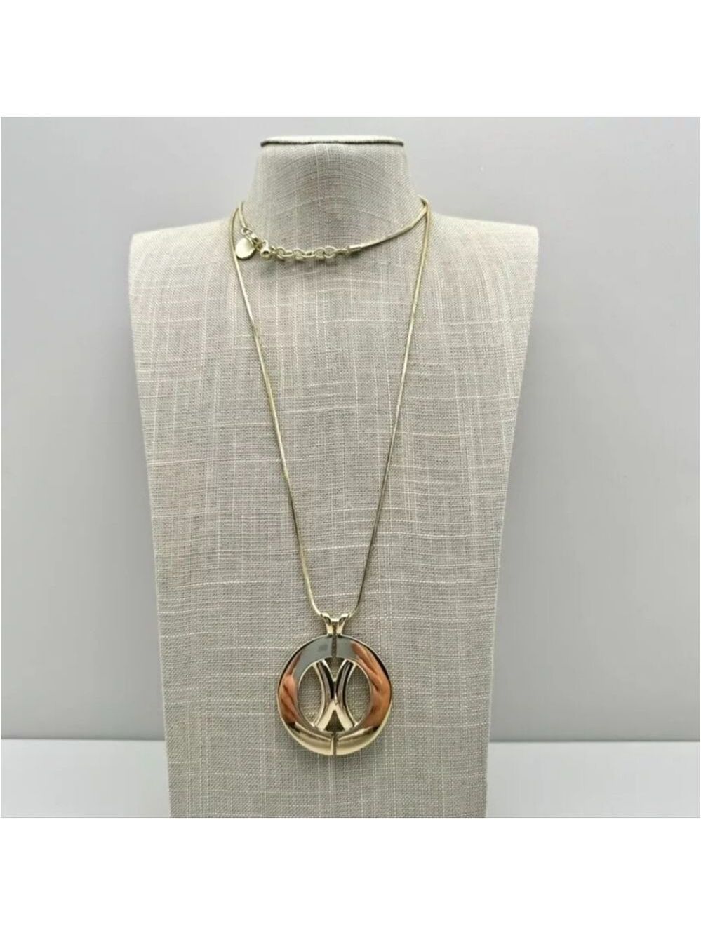 White House Black Market Necklace Modern Pendant Gold Tone Long Chain 28" NWOT